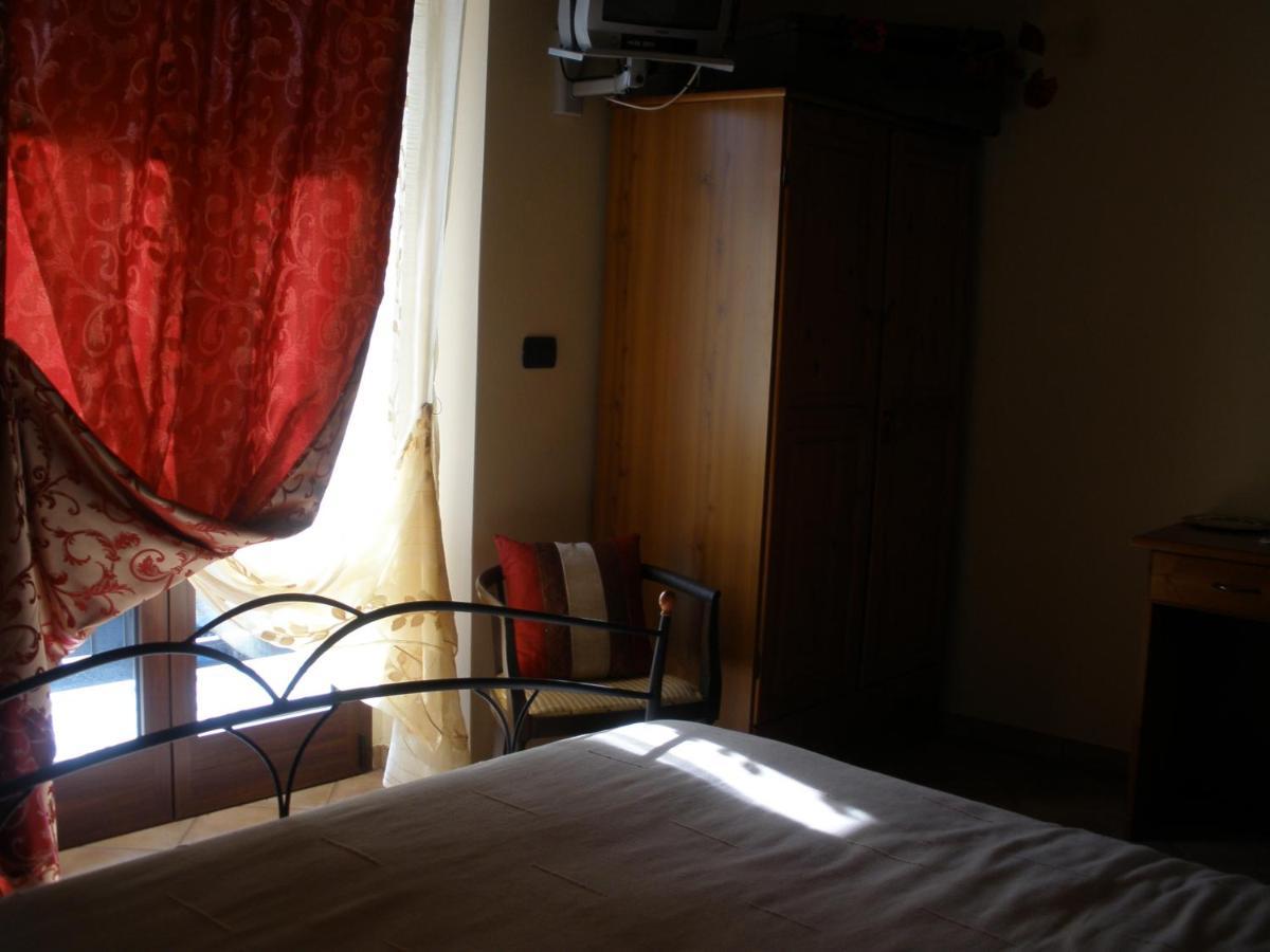 Agriturismo Monbertola Govone Εξωτερικό φωτογραφία